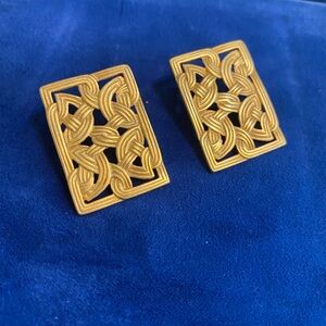 JJ Gold tone Rectangular Earrings Celtic knot design